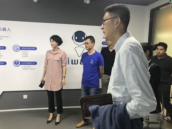 苏州岳宏机器人总经理魏岳宏一行4人受邀到深圳