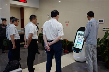 司法机器人开启应用潮  法院如何正确选用机器人